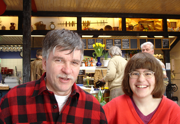 Lasse och Lena på restaurang 2004-03-25